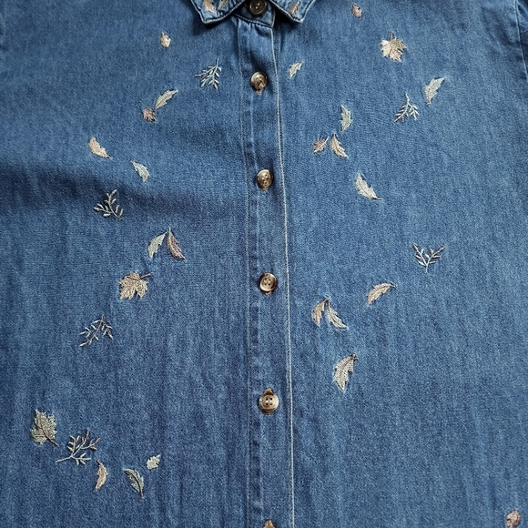 Vintage Embroidered Leaves Chambray Button Down Sz M - Picture 7 of 7